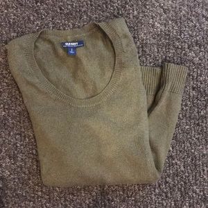 Hunter green sweater